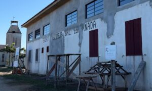 Comunidade vende rifa para finalizar obras no Salão de Festas do Balneário Esplanada