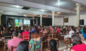 Sicoob Credija promove palestras para mais de 900 profissionais da área da educação
