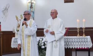 Em celebração prestigiada, Padre Sidnei toma posse como vigário da Paróquia São Roque