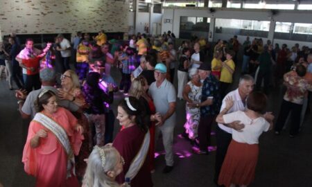 Baile da Terceira Idade reúne mais de 500 pessoas no segundo dia da Maggiofest