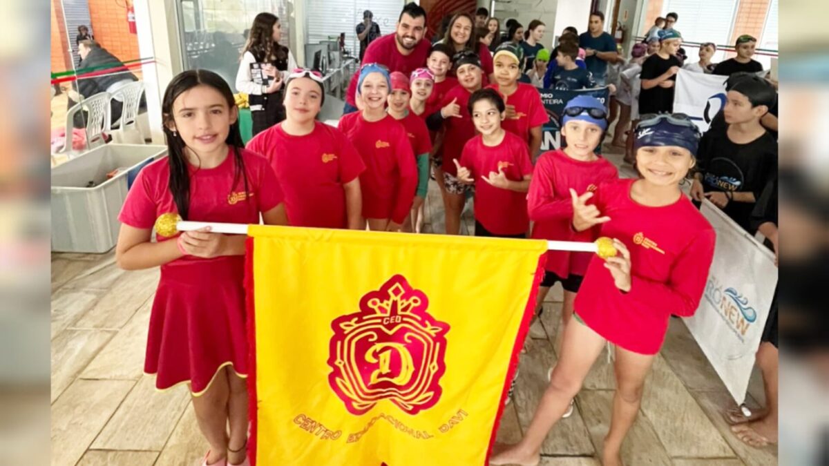 Alunos do Centro Educacional Davi estreiam com medalhas no Festival de Novos Talentos em Criciúma