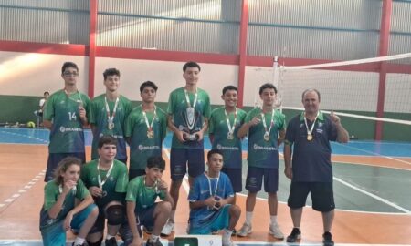 Morro da Fumaça conquista título invicto no vôlei masculino da fase microrregional do Jesc