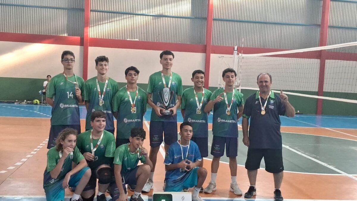 Morro da Fumaça conquista título invicto no vôlei masculino da fase microrregional do Jesc