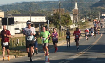 Corrida MF Run reúne mais de 400 atletas com trajeto de belas paisagens em Morro da Fumaça