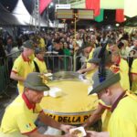 Tombo da polenta marca abertura oficial da 13ª Maggiofest em Morro da Fumaça