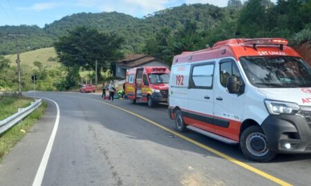 Bombeiros e Samu acionados para atender acidente de trânsito no Rio Vargedo