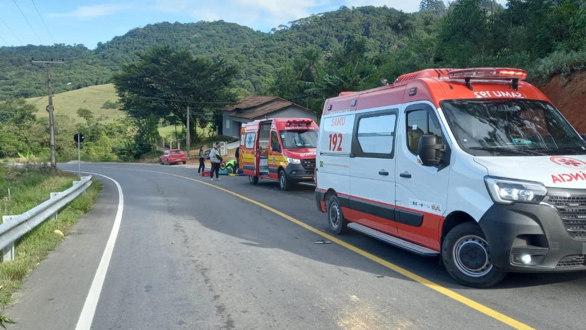 Bombeiros e Samu acionados para atender acidente de trânsito no Rio Vargedo