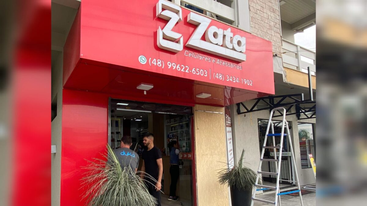 Zata Celulares Papelaria Presentes passa por reforma e anuncia reinauguração
