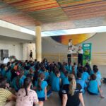 Sicoob Credija leva contação de histórias sobre educação financeira à Escola Biázio Maragno