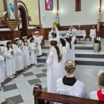 Missa com as Crianças reúne fiéis e tem homenagem à Nossa Senhora