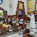 Missa com as Crianças reúne fiéis e tem homenagem à Nossa Senhora
