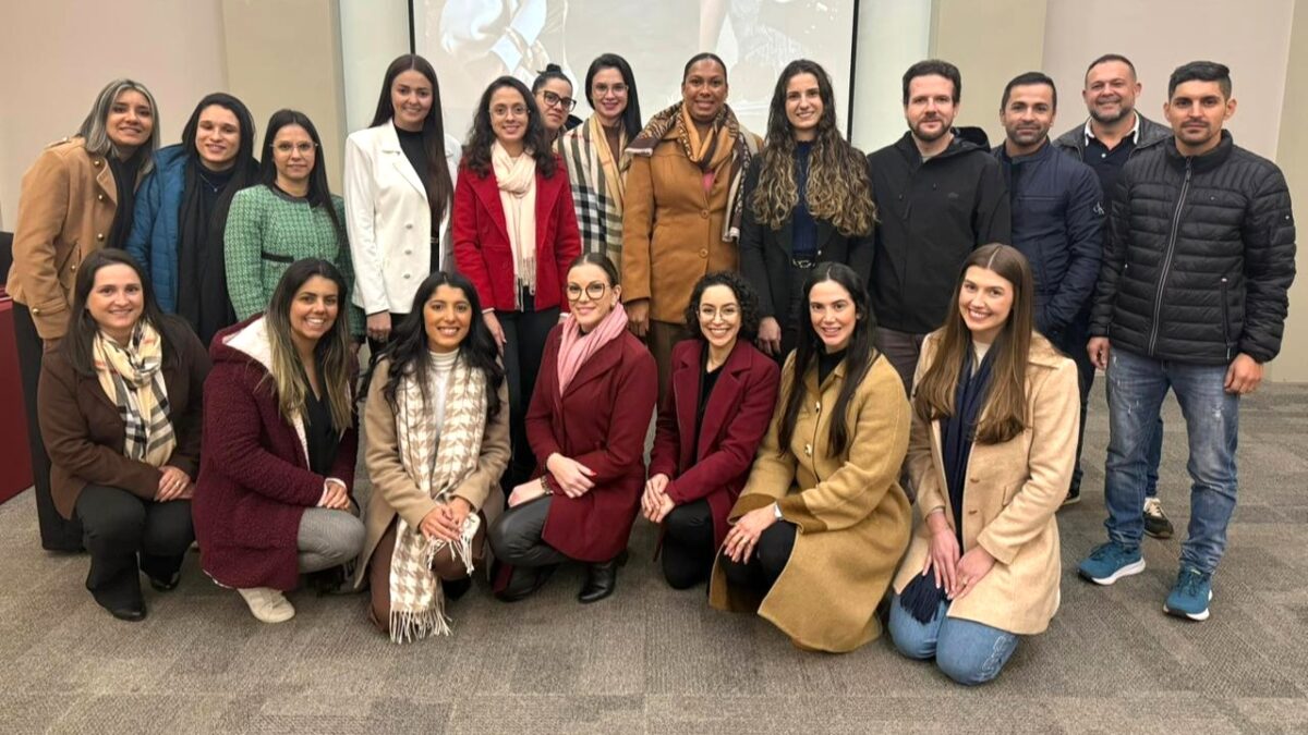 Associada da Acimf destaca importância de visita na empresa La Moda