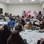 Em meio a campanha por novo lar, Dona Tití é surpreendida com festa de 80 anos