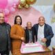 Em meio a campanha por novo lar, Dona Tití é surpreendida com festa de 80 anos