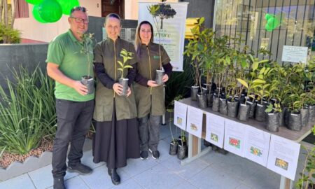 “Uma árvore, mil benefícios”: evento em Estação Cocal entrega 100 mudas à comunidade