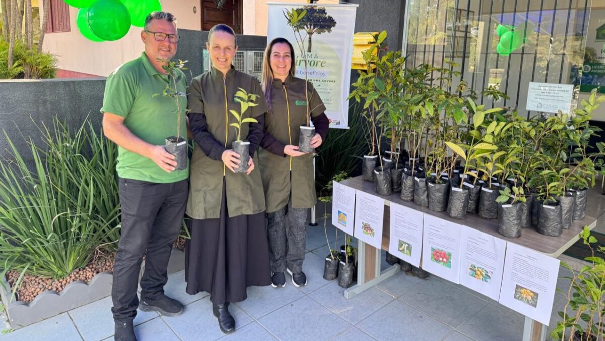 “Uma árvore, mil benefícios”: evento em Estação Cocal entrega 100 mudas à comunidade