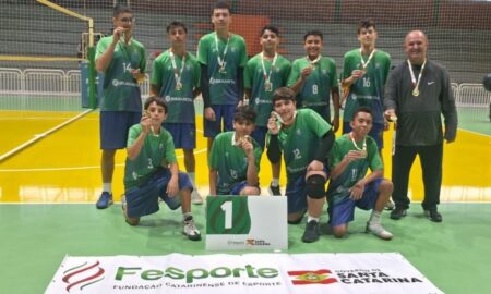 Escola Pietro Maccari vence seletiva do Jesc e leva Morro da Fumaça pela primeira vez ao estadual no vôlei