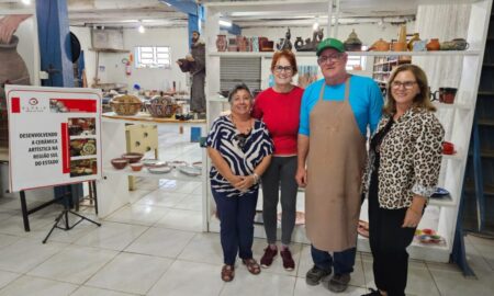 Encontro promove intercâmbio sobre cerâmica artística em Morro da Fumaça