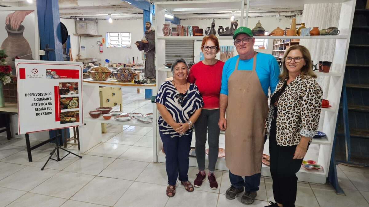Encontro promove intercâmbio sobre cerâmica artística em Morro da Fumaça