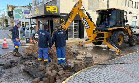 Rompimento de adutora compromete abastecimento de água em Morro da Fumaça