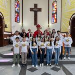 Missa de Crisma reúne mais de 130 jovens na Igreja Matriz São Roque