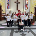 Missa de Crisma reúne mais de 130 jovens na Igreja Matriz São Roque