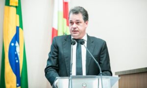 Deputado Minotto propõe piso salarial de R$ 5 mil para conselheiros tutelares em Santa Catarina