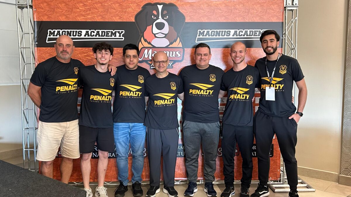 Equipe da FME de Morro da Fumaça participa do maior estágio teórico e prático do futsal do mundo