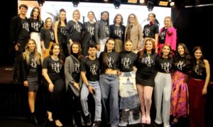 Com muito glamour, desfile do curso de Design de Moda Unesc/UniSenai encerra mais uma edição do E-Moda
