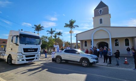 Festa em honra a São Cristóvão e São José Operário reúne fiéis e motoristas no Bairro Naspolini