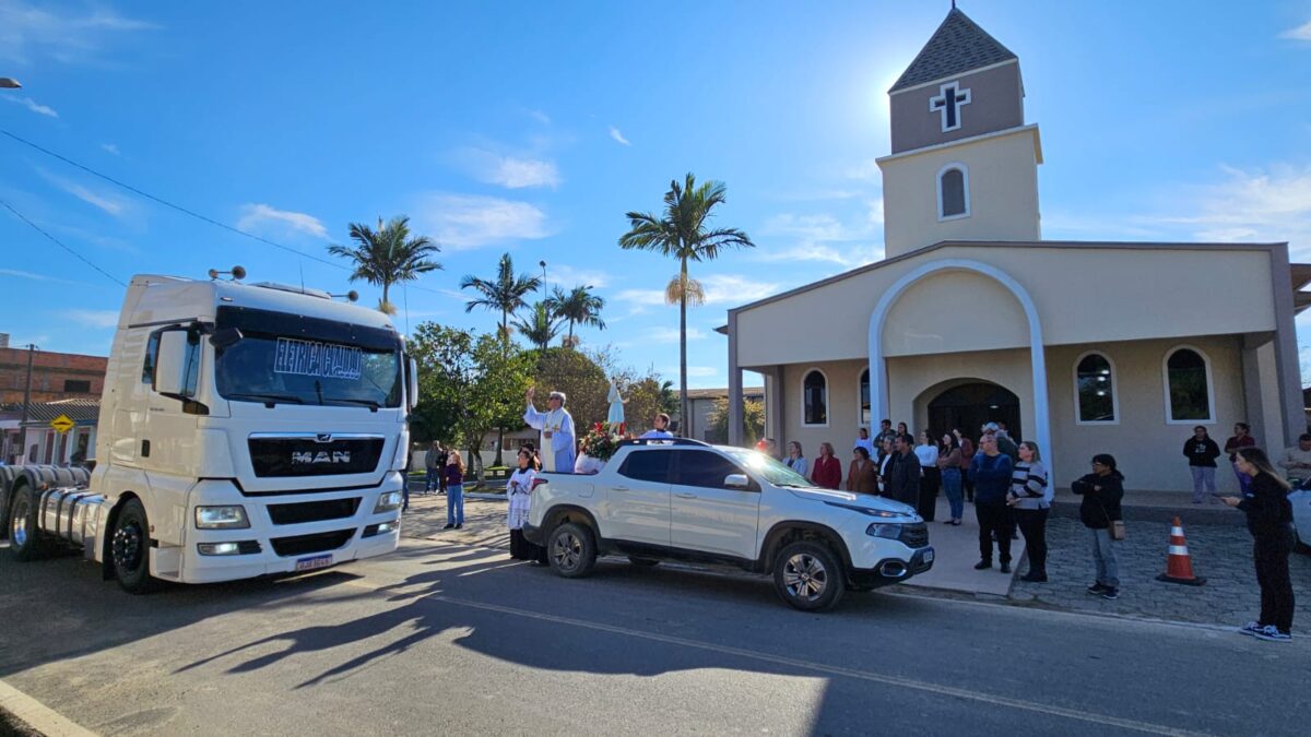 Festa em honra a São Cristóvão e São José Operário reúne fiéis e motoristas no Bairro Naspolini