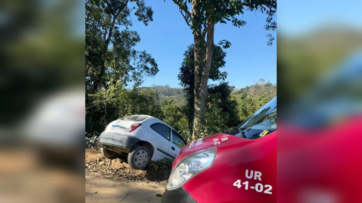 Veículo de Morro da Fumaça colide em árvore em Treze de Maio