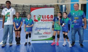 Vôlei feminino fumacense é vice-campeão sub-10 e sub-11 na etapa regional da Liga Voleibol de SC