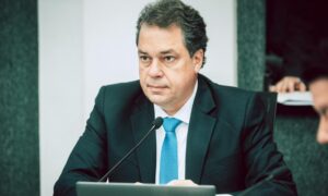 Deputado Rodrigo Minotto cobra Governo do Estado sobre corte de verbas para a APAE