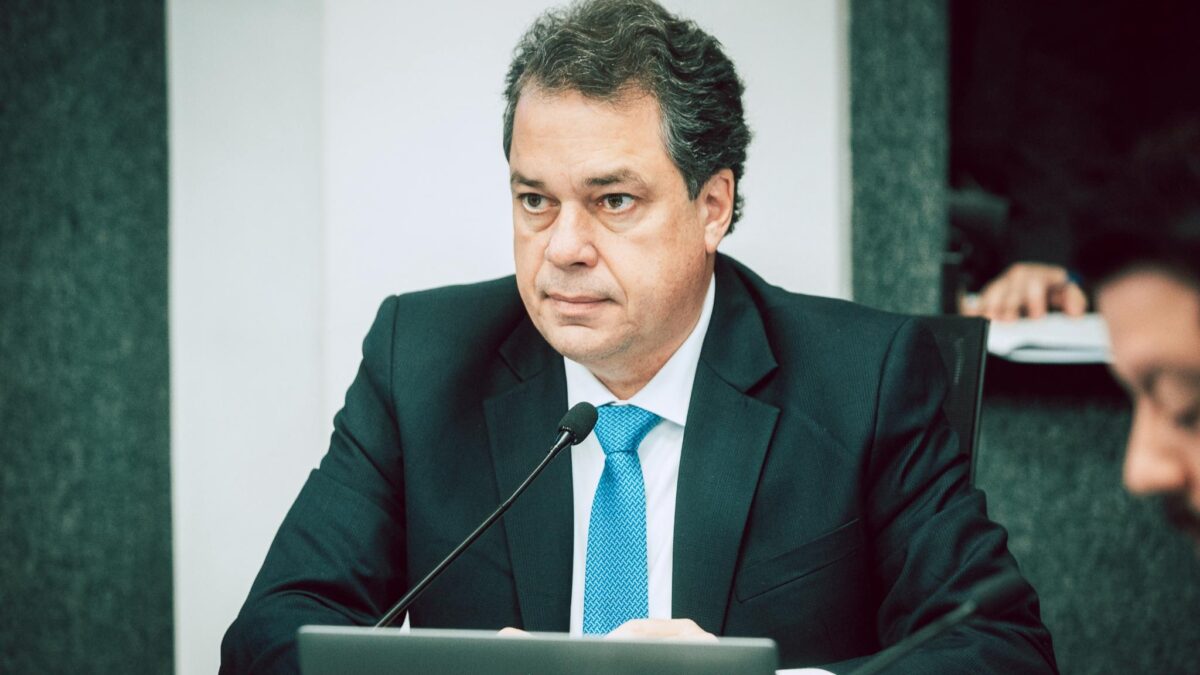 Deputado Rodrigo Minotto cobra Governo do Estado sobre corte de verbas para a APAE