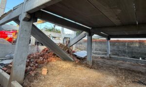 Bombeiros de Morro da Fumaça atendem desabamento com morte em Criciúma