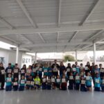Alunos da escola Vicente Guollo exploram técnica com pregos e linhas em experiência artística