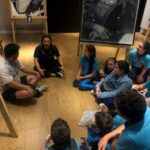 Alunos da escola Vicente Guollo exploram técnica com pregos e linhas em experiência artística