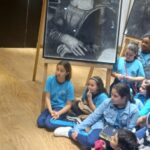 Alunos da escola Vicente Guollo exploram técnica com pregos e linhas em experiência artística