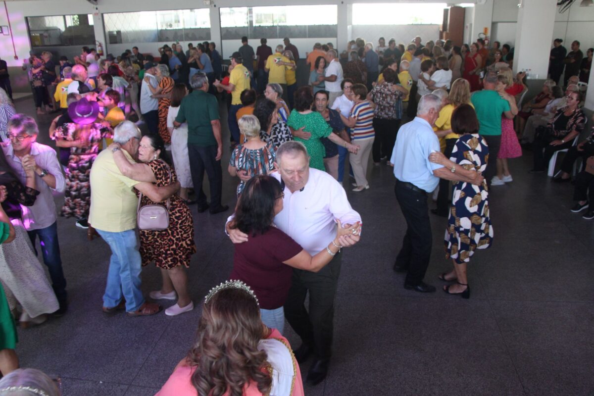 Morro da Fumaça promove segundo Baile da Terceira Idade de 2025 nesta quinta-feira
