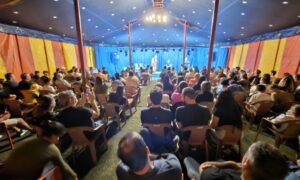 Circo de Teatro do Biriba estreia com grande público em Morro da Fumaça