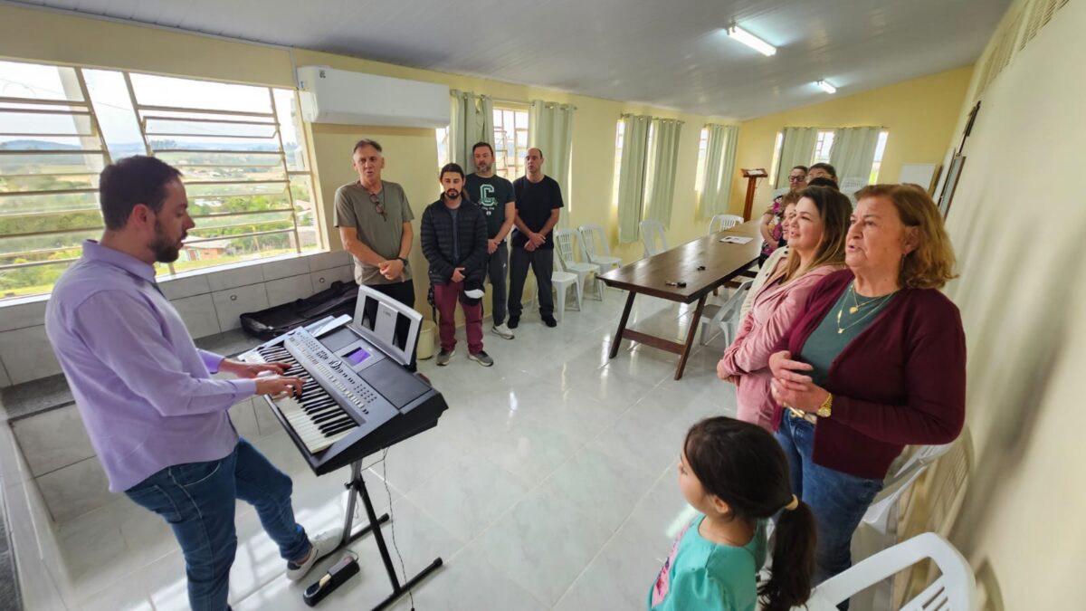 Linha Torrens realiza primeiro encontro para formação do Coral Monte Carmelo