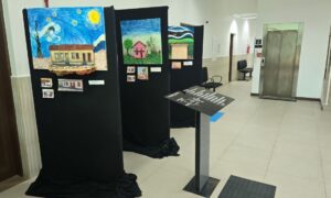 Paço Municipal de Morro da Fumaça recebe exposição artística de educandos da Apae fumacense