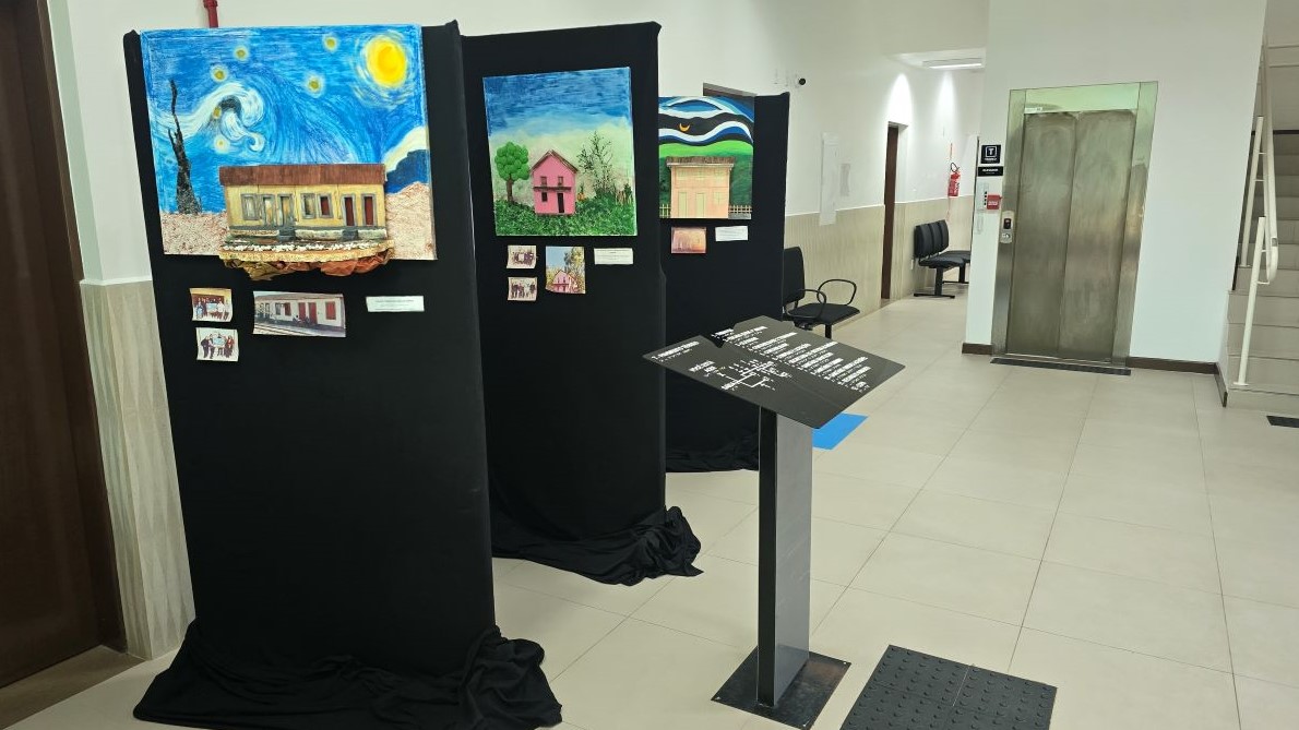 Paço Municipal de Morro da Fumaça recebe exposição artística de educandos da Apae fumacense