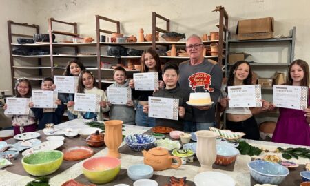 Primeira turma infantil de cerâmica artística conclui curso após retomada das aulas gratuitas