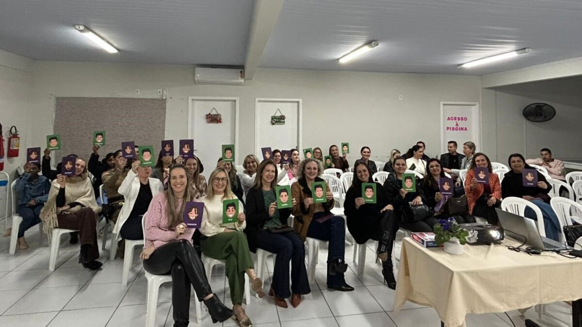Agosto Lilás: Palestra sobre Comunicação Não Violenta reúne mulheres em noite de reflexão