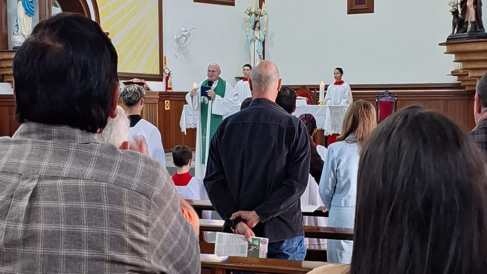 Padre Itamar Mazzucco é homenageado pelo Dia do Padre em missa na Paróquia São Roque