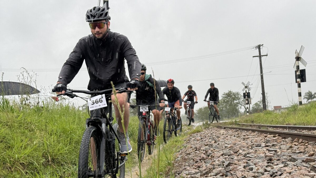 5º Cicloturismo de Morro da Fumaça reúne atletas em manhã chuvosa de aventura