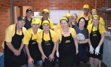 Jantar dançante arrecada fundos para revitalização da igreja da Linha Cabral