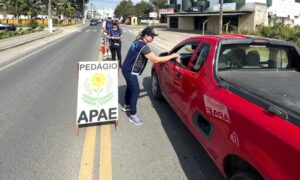 Pedágio da Apae arrecada mais de R$ 9,2 mil em Morro da Fumaça